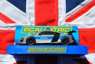 ScaleXtric C3374  AUDI R8 POLICE CAR